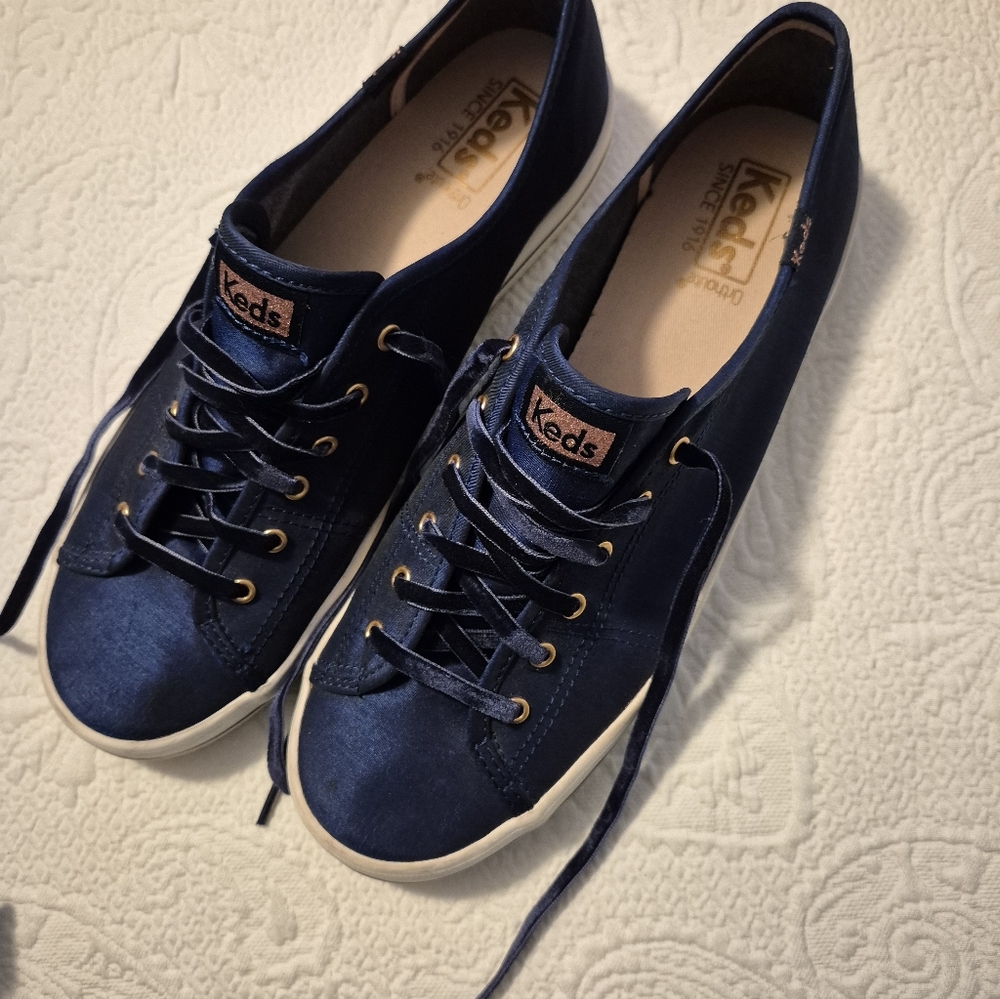 Keds Dark Blue Tennis Shoes With Glitter Accents/Velvet Laces.